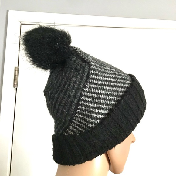 Winter black & Grey Whool Cuffed Winter Hat. - Picture 4 of 10